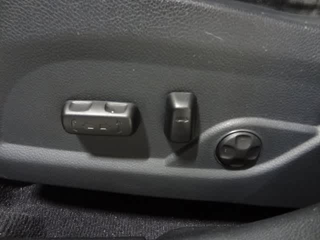 Thumbnail: 2013 Hyundai Santa Fe - 12