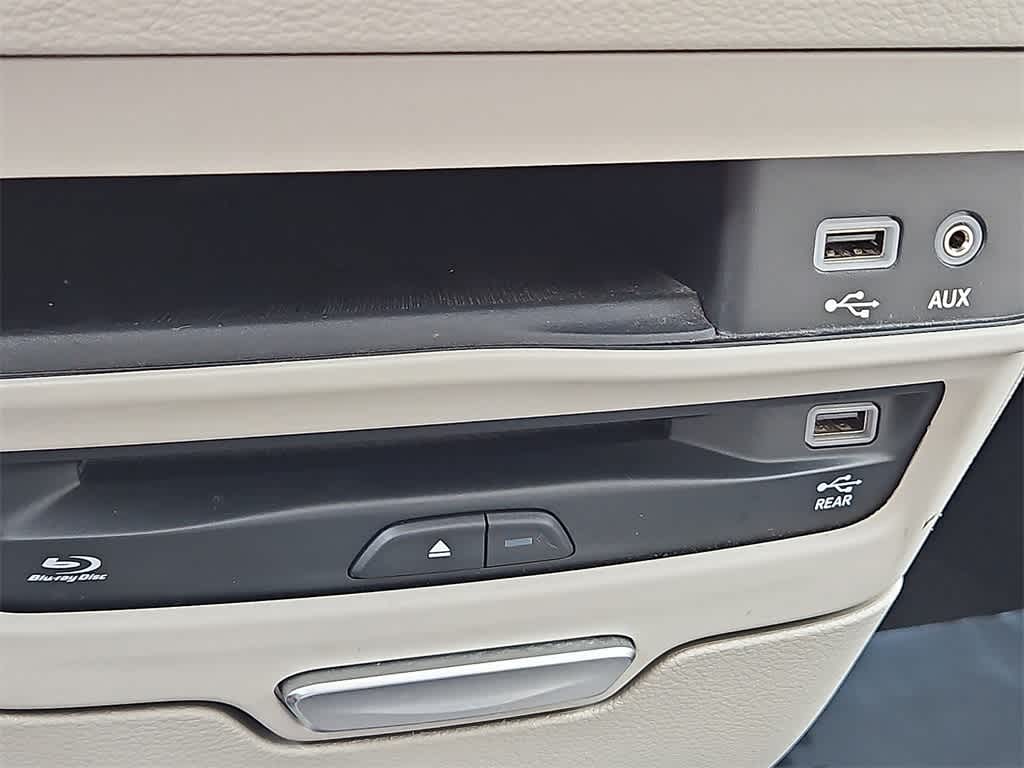 Thumbnail: 2019 Chrysler Pacifica - 26