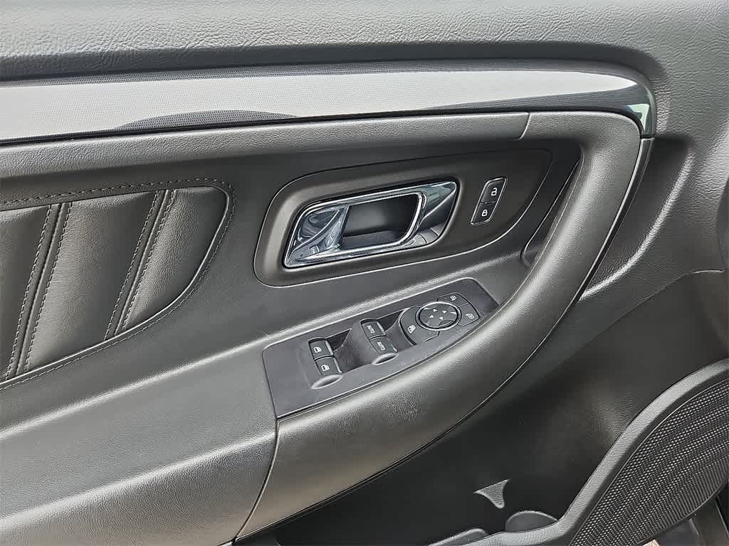 Thumbnail: 2018 Ford Taurus - 11