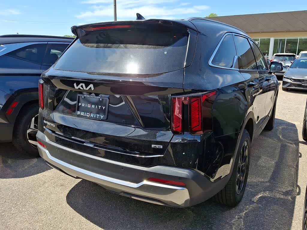 Thumbnail: 2024 Kia Sorento - 3