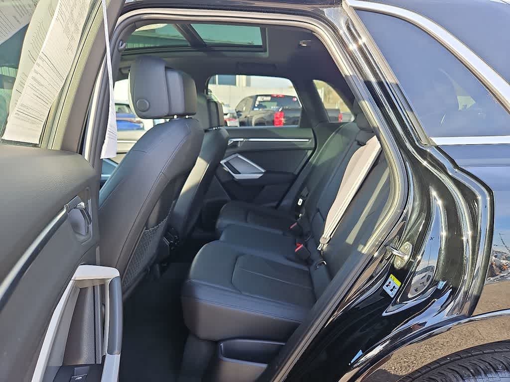 Thumbnail: 2024 Audi Q3 - 9