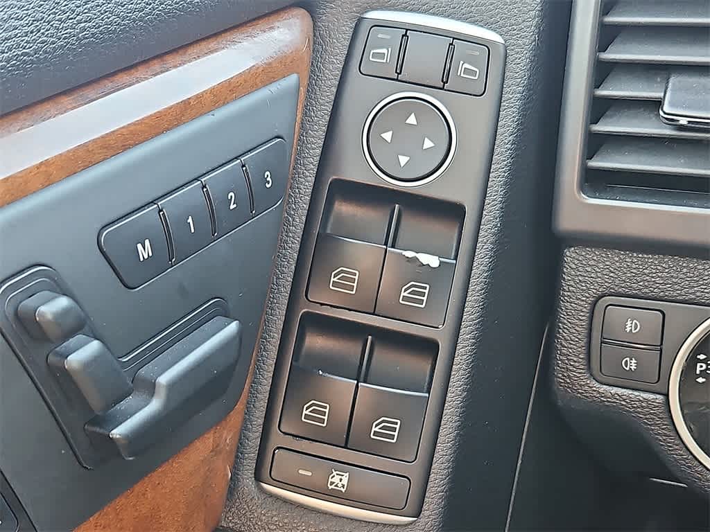 Thumbnail: 2012 Mercedes-Benz GLK - 25