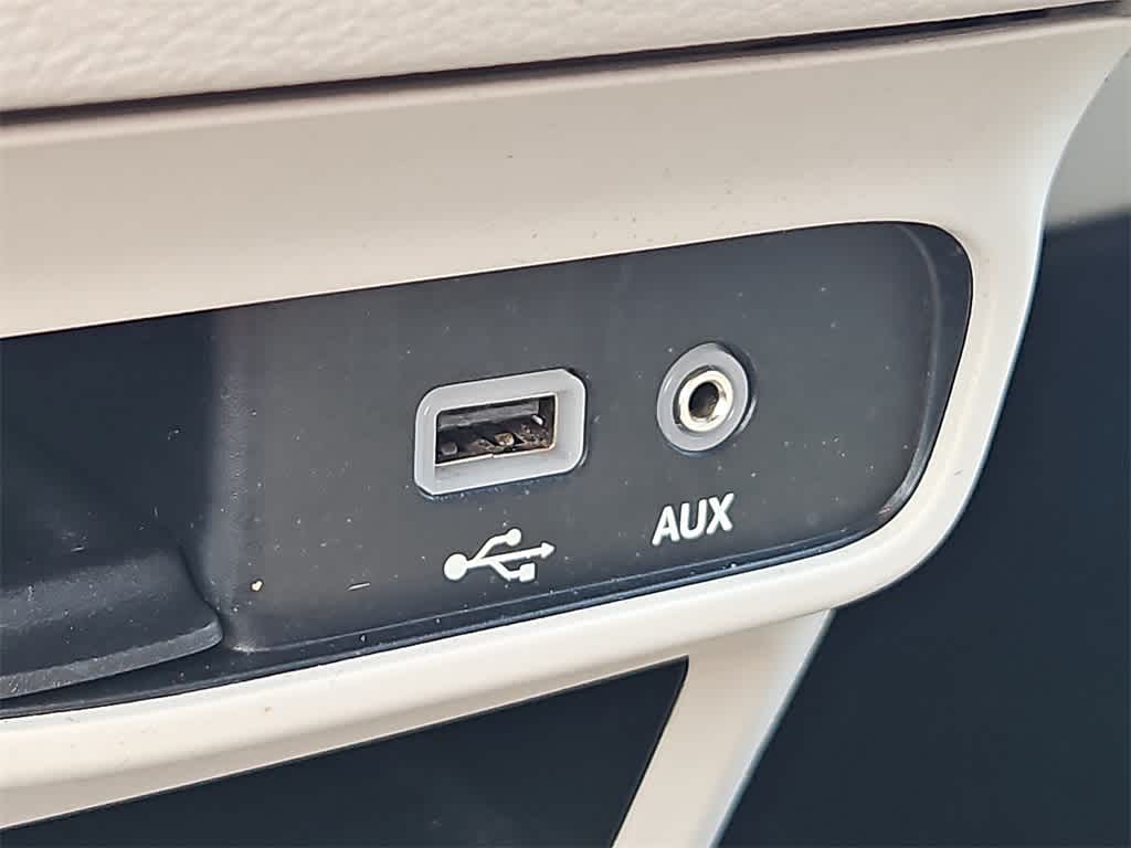 Thumbnail: 2017 Chrysler Pacifica - 25