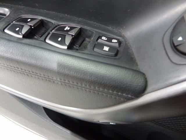 Thumbnail: 2013 Hyundai Santa Fe - 18