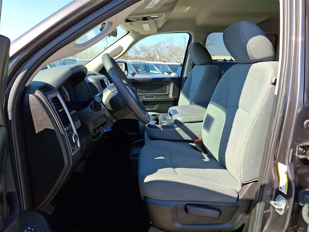 Thumbnail: 2020 RAM 1500 Classic - 13