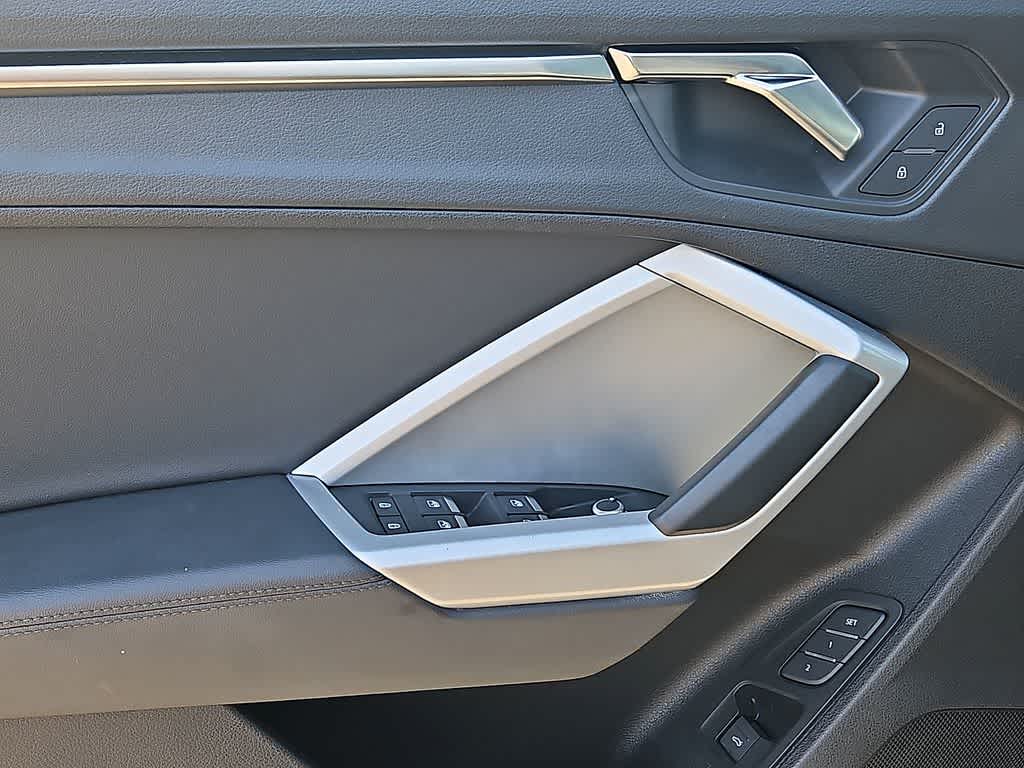 Thumbnail: 2024 Audi Q3 - 11