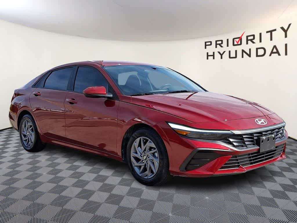 Thumbnail: 2024 Hyundai Elantra - 3