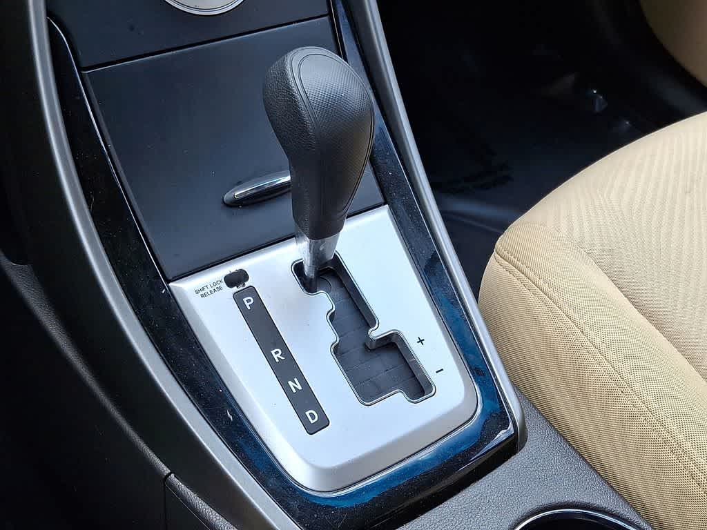 Thumbnail: 2012 Hyundai Elantra - 16