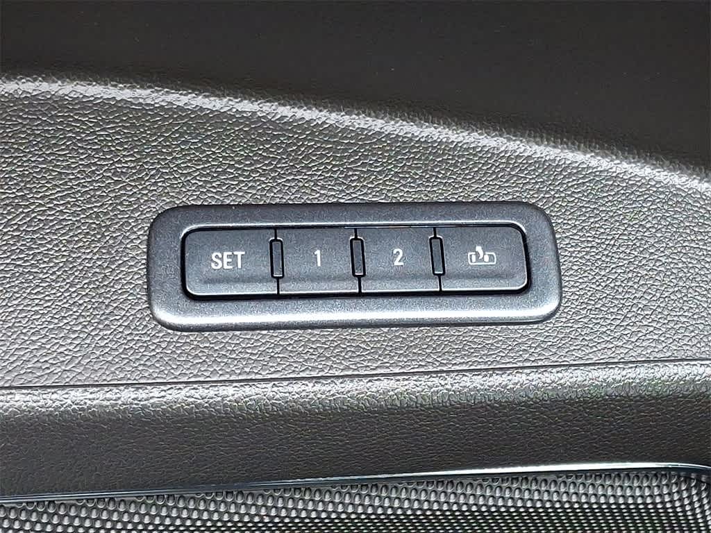 Thumbnail: 2015 Chevrolet Suburban - 25