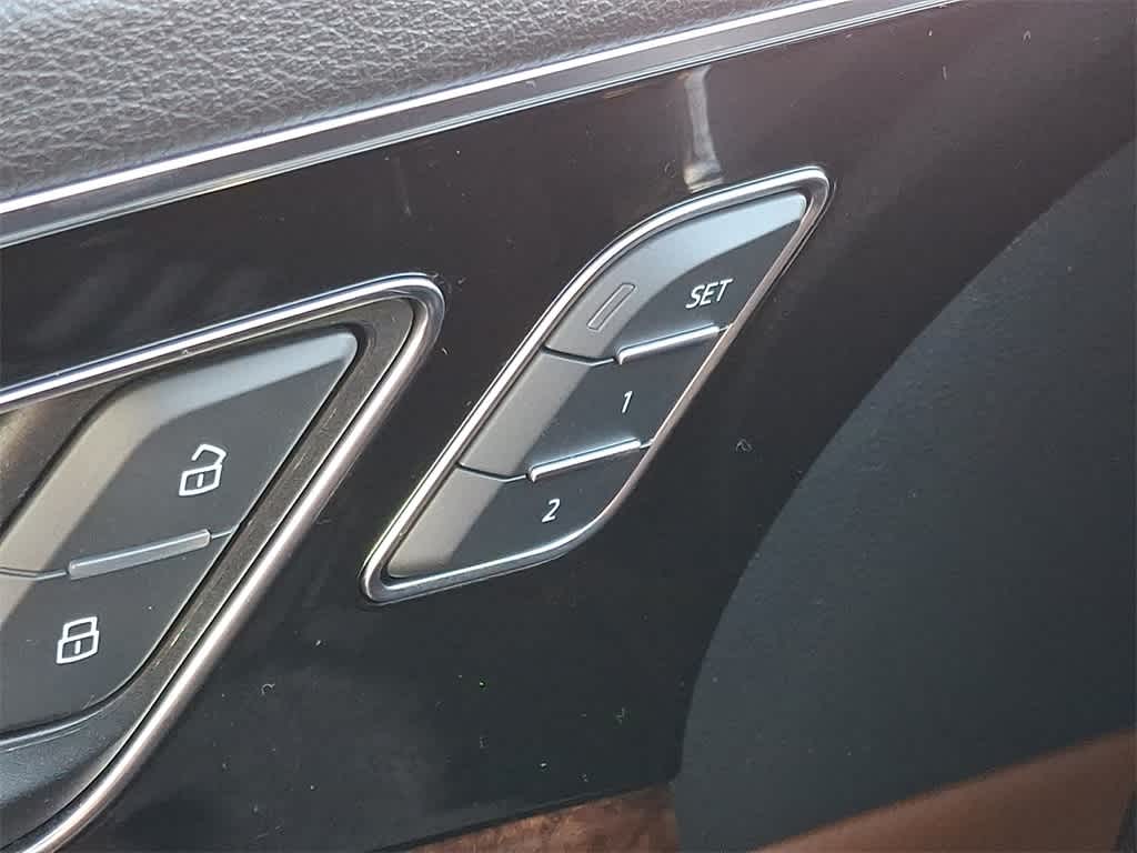 Thumbnail: 2017 Audi Q7 - 25