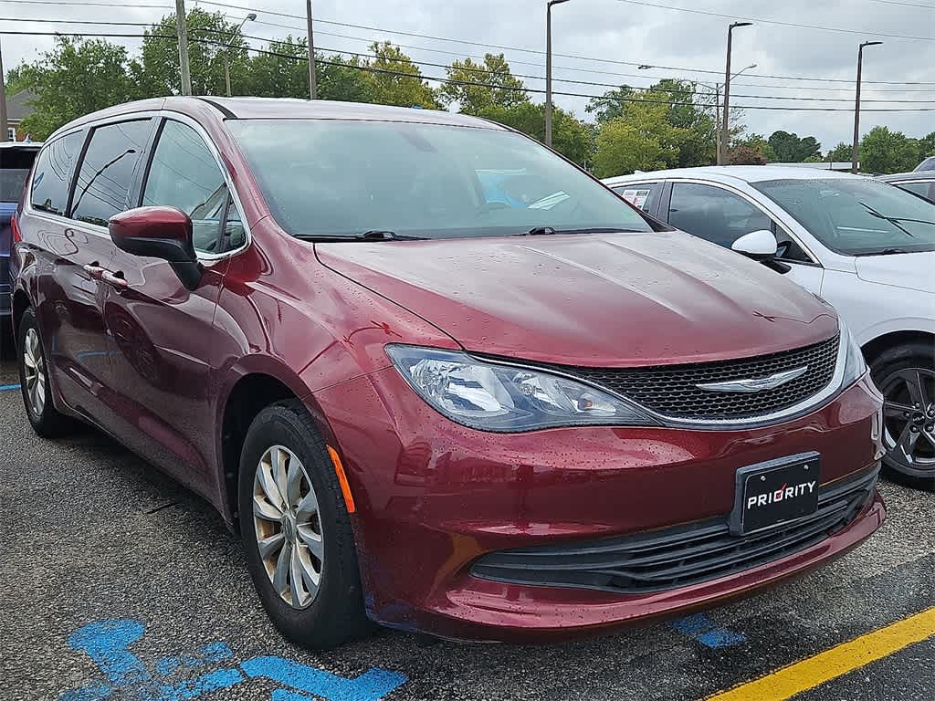 Thumbnail: 2017 Chrysler Pacifica - 2