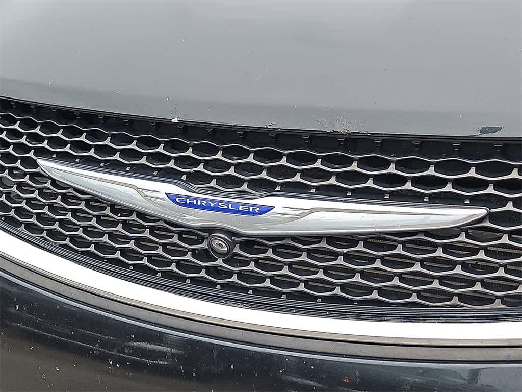 Thumbnail: 2019 Chrysler Pacifica - 32