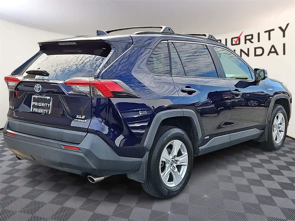 Thumbnail: 2019 Toyota RAV4 - 4