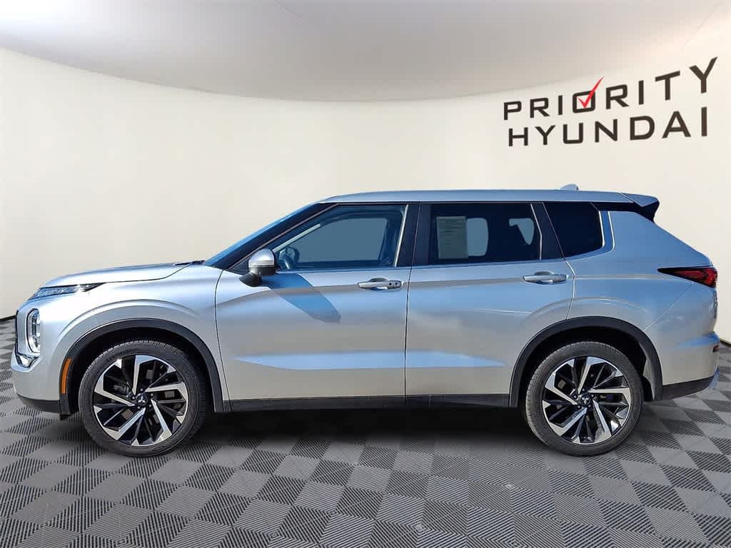 Thumbnail: 2024 Mitsubishi Outlander - 7