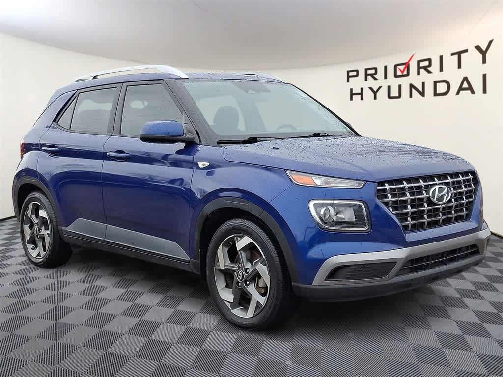 Thumbnail: 2023 Hyundai Venue - 3