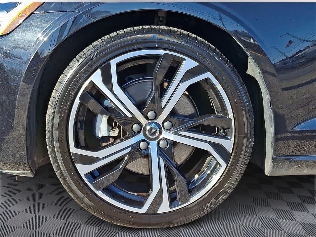 Thumbnail: 2024 Volvo S60 - 8