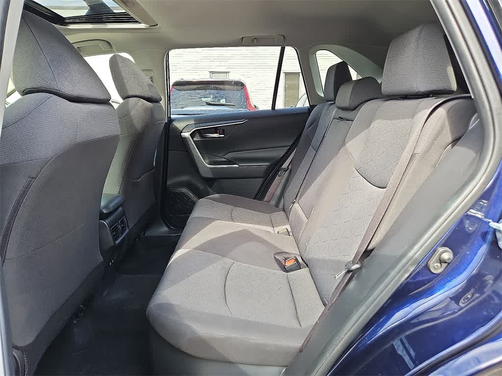Thumbnail: 2019 Toyota RAV4 - 10