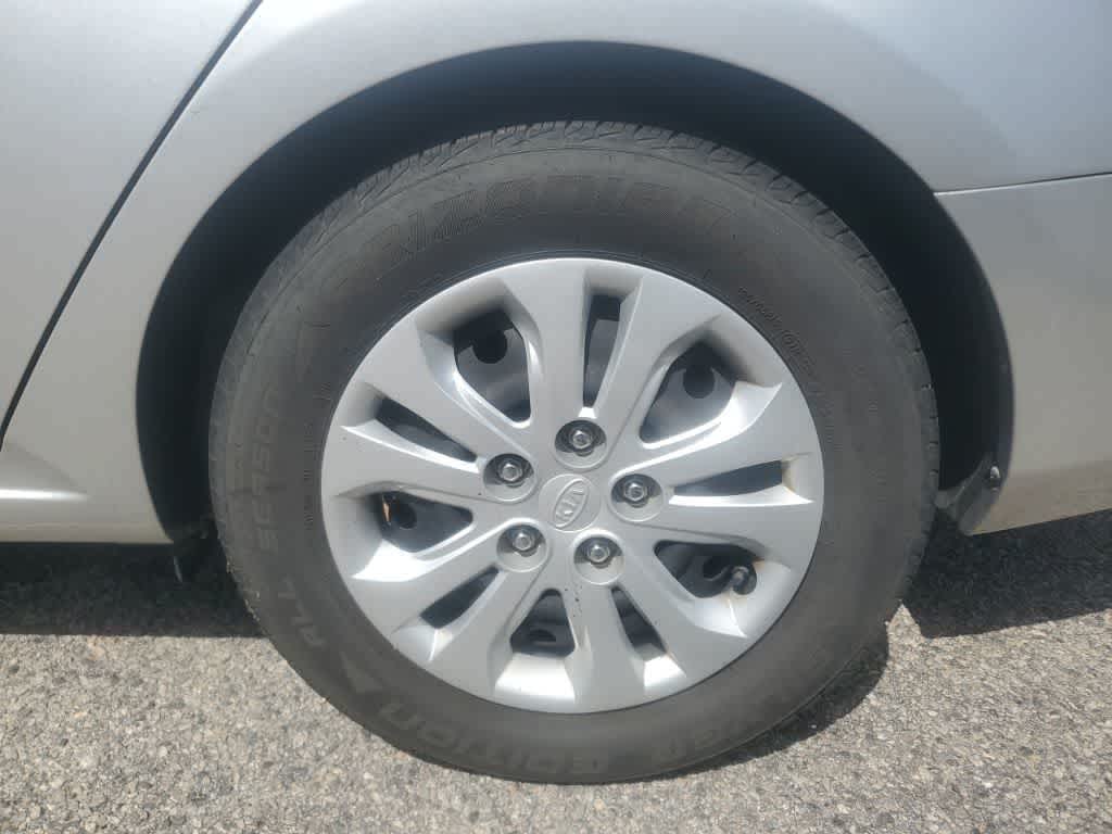 Thumbnail: 2012 Kia Forte - 14