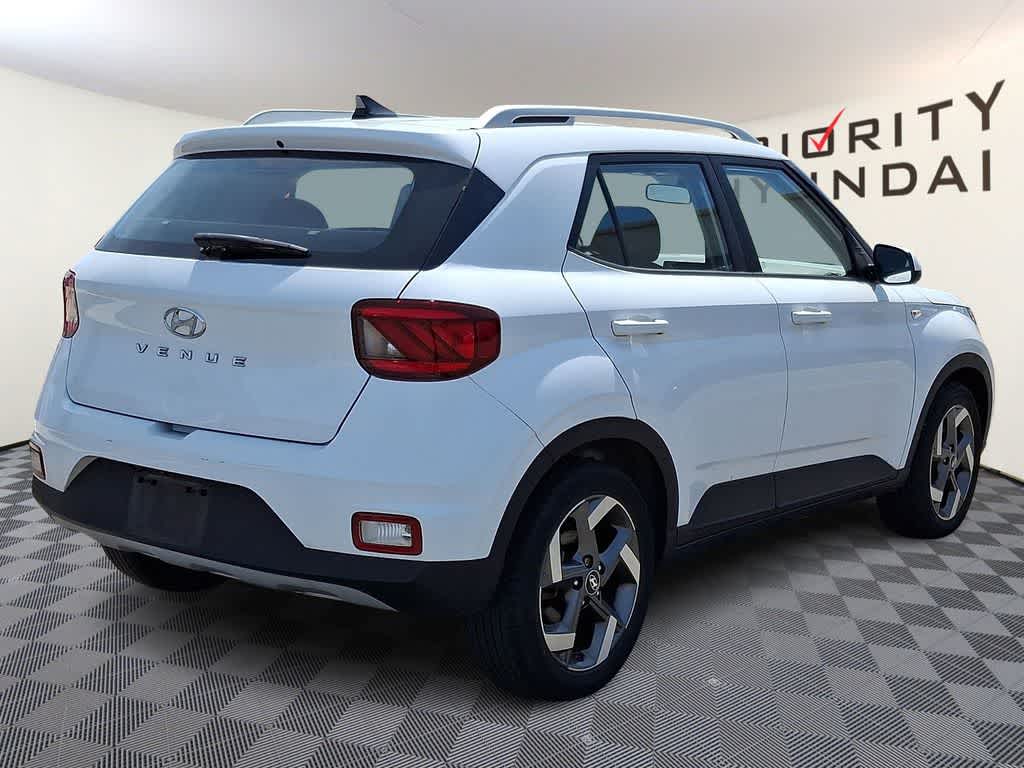 Thumbnail: 2022 Hyundai Venue - 4