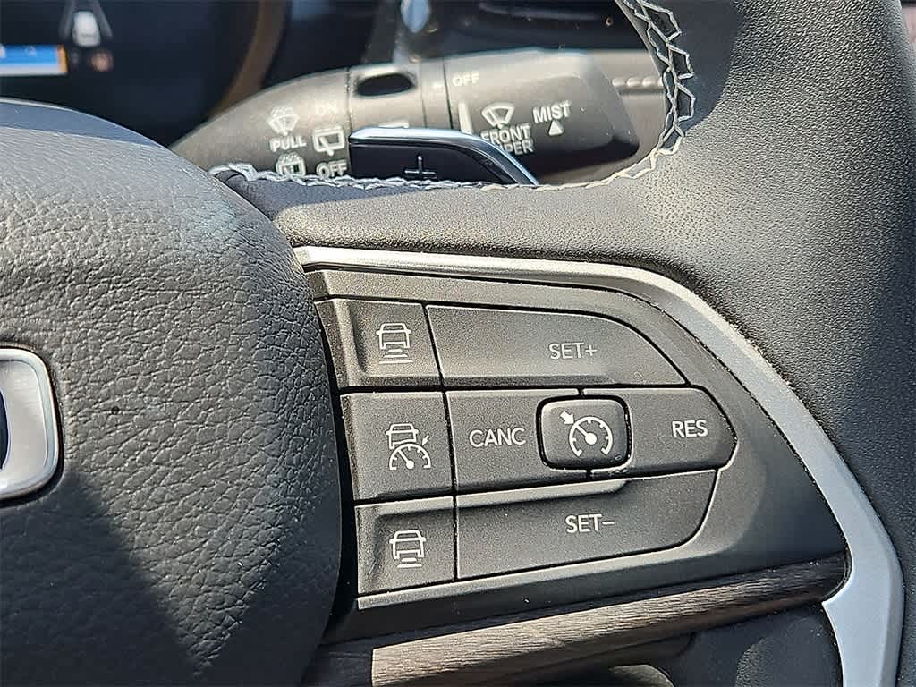 Thumbnail: 2023 Jeep Grand Cherokee - 23