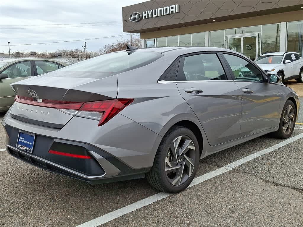 Thumbnail: 2025 Hyundai Elantra - 3