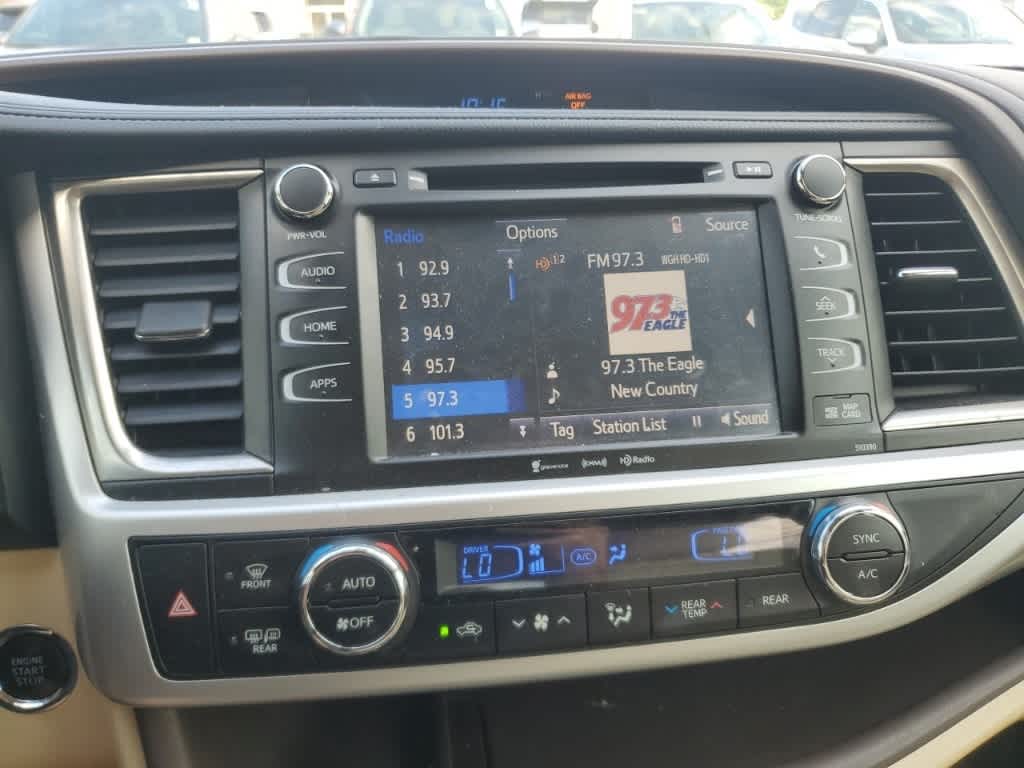 Thumbnail: 2019 Toyota Highlander - 20