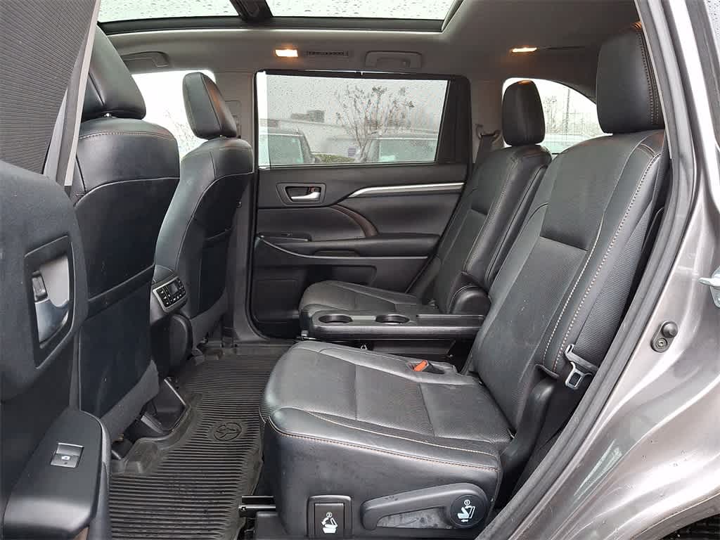 Thumbnail: 2017 Toyota Highlander - 10