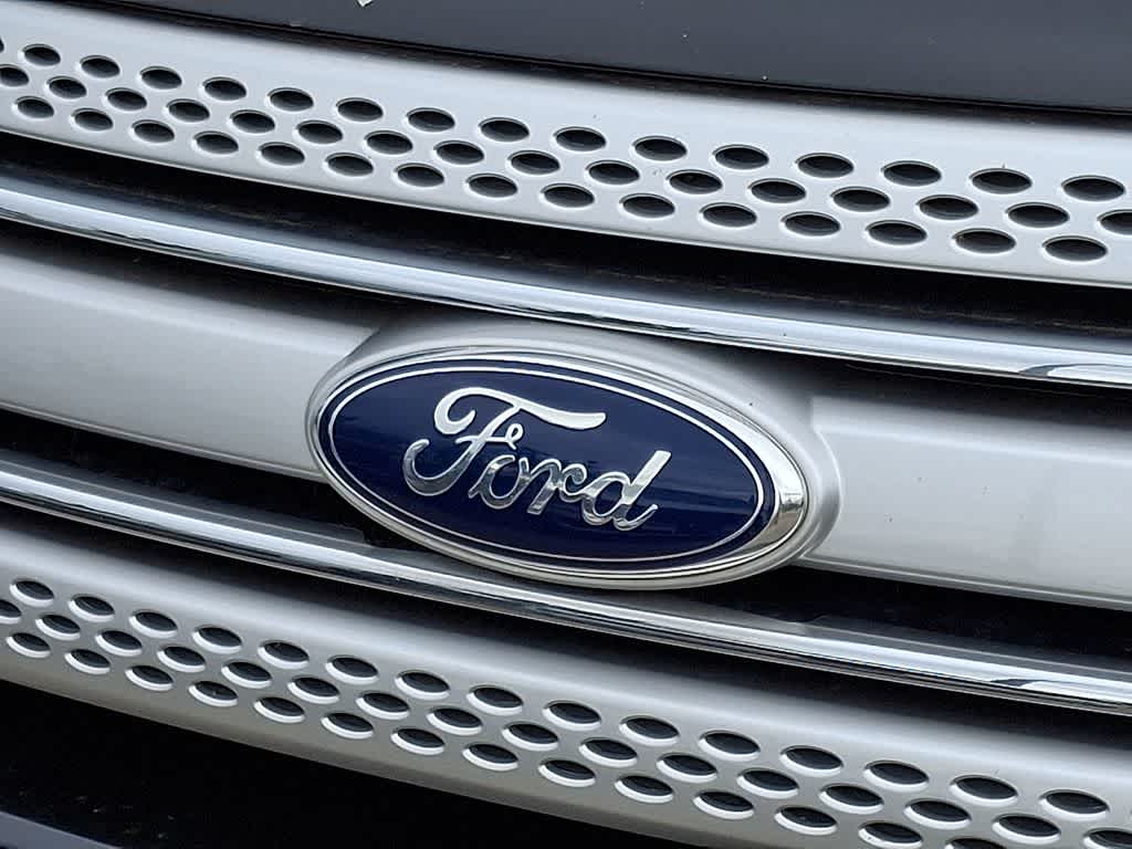 Thumbnail: 2013 Ford Explorer - 28