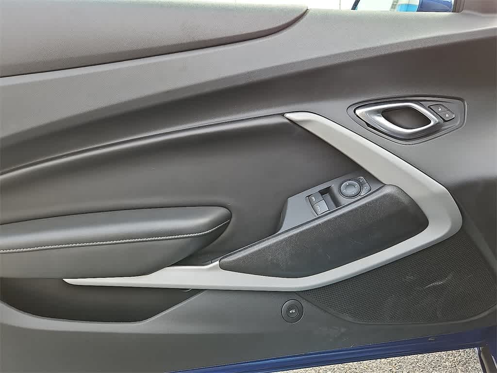 Thumbnail: 2019 Chevrolet Camaro - 11