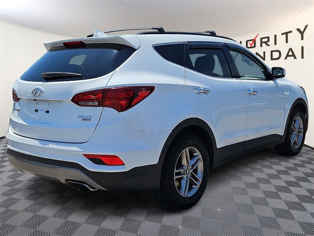 Thumbnail: 2017 Hyundai Santa Fe - 4