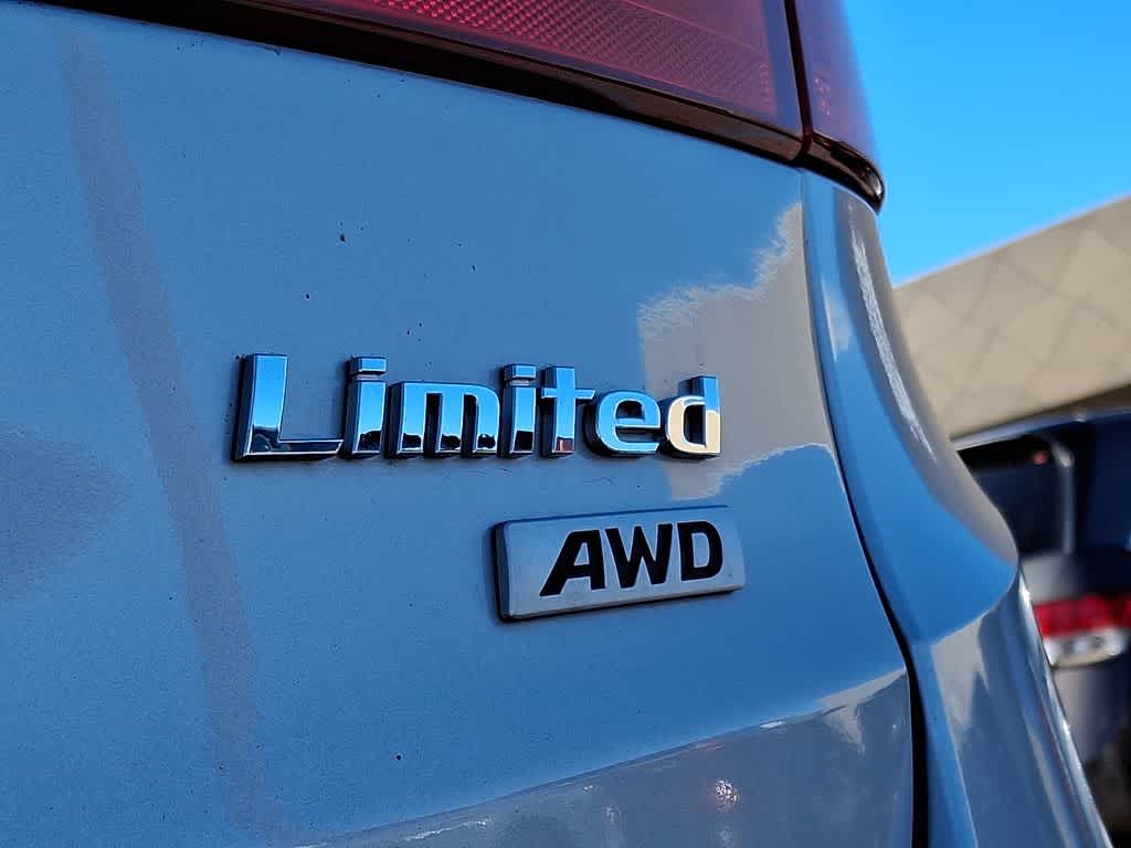 Thumbnail: 2016 Hyundai Santa Fe - 30