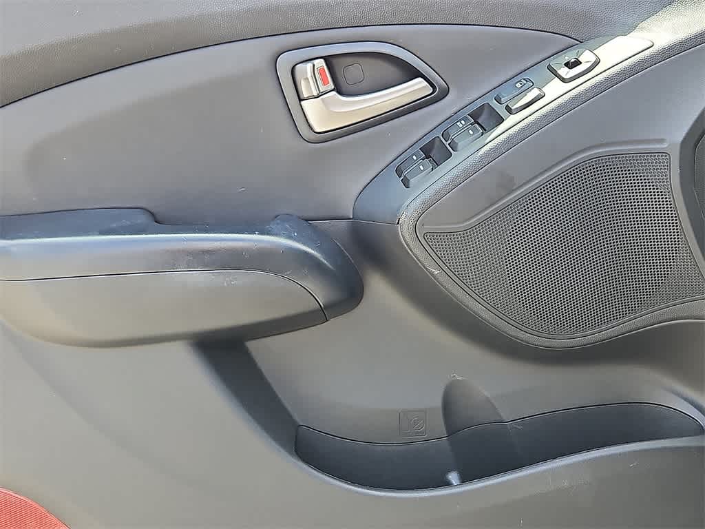 Thumbnail: 2013 Hyundai Tucson - 12