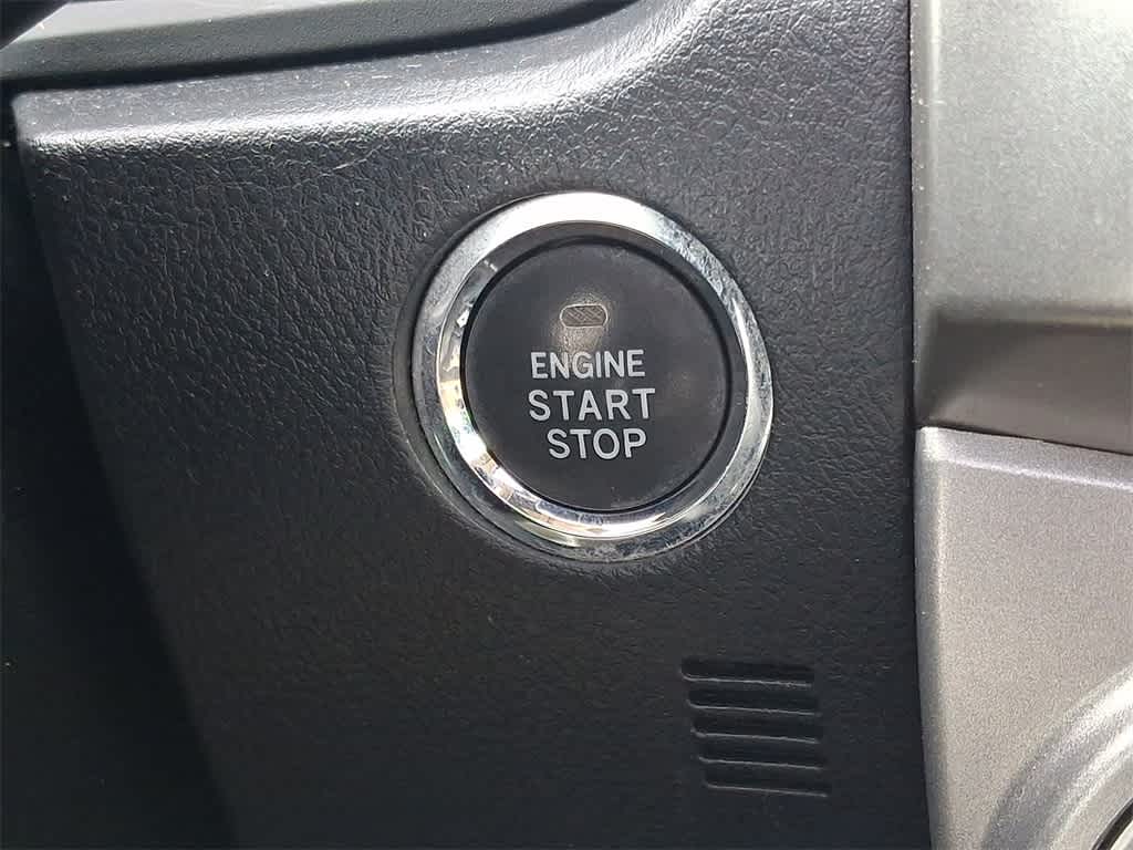 Thumbnail: 2013 Toyota 4Runner - 23