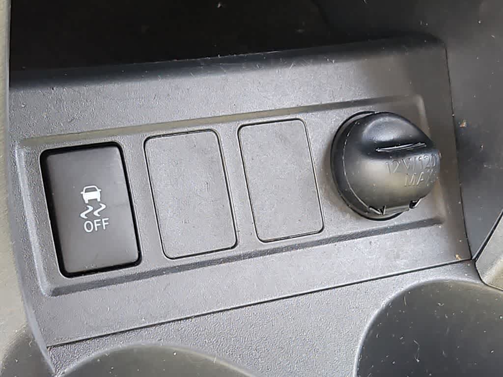 Thumbnail: 2010 Toyota RAV4 - 23