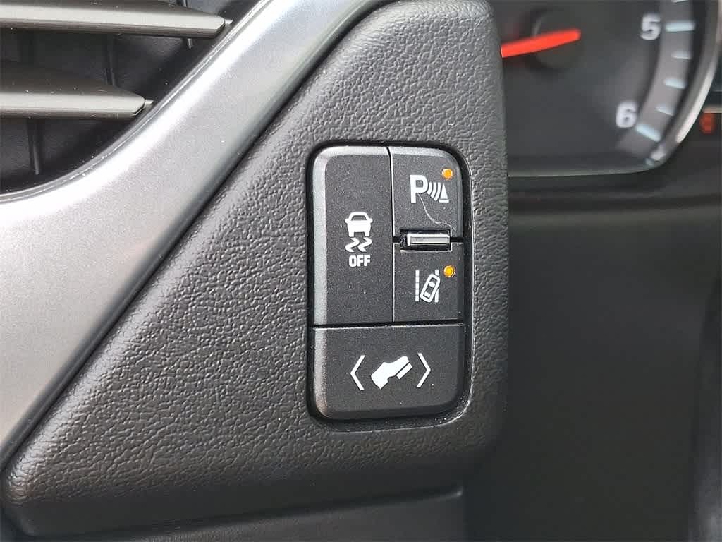 Thumbnail: 2015 Chevrolet Suburban - 27