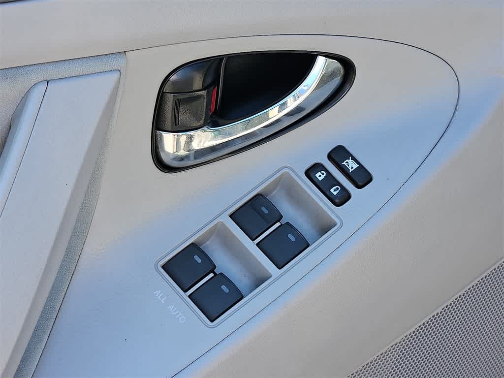 Thumbnail: 2010 Toyota Camry - 22