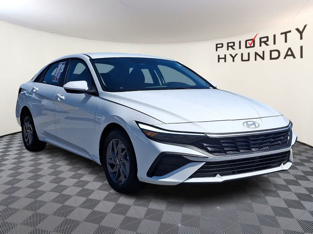 Thumbnail: 2026 Hyundai Elantra - 3