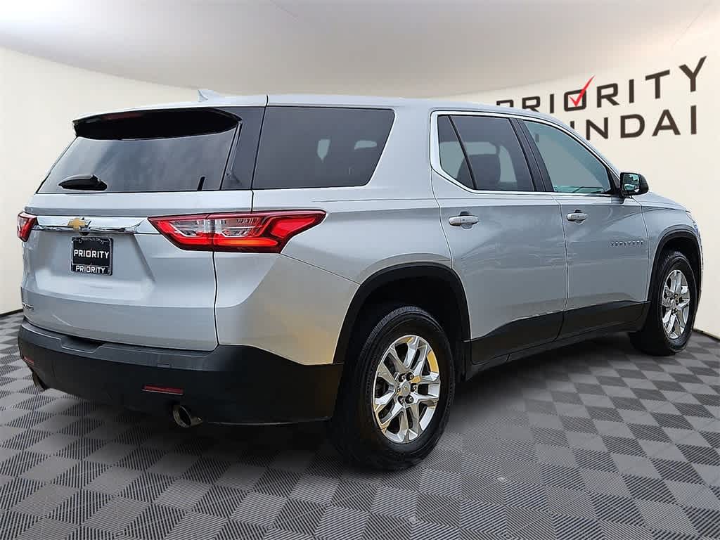 Thumbnail: 2021 Chevrolet Traverse - 4