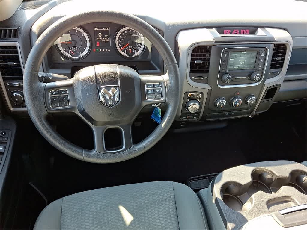 Thumbnail: 2020 RAM 1500 Classic - 11