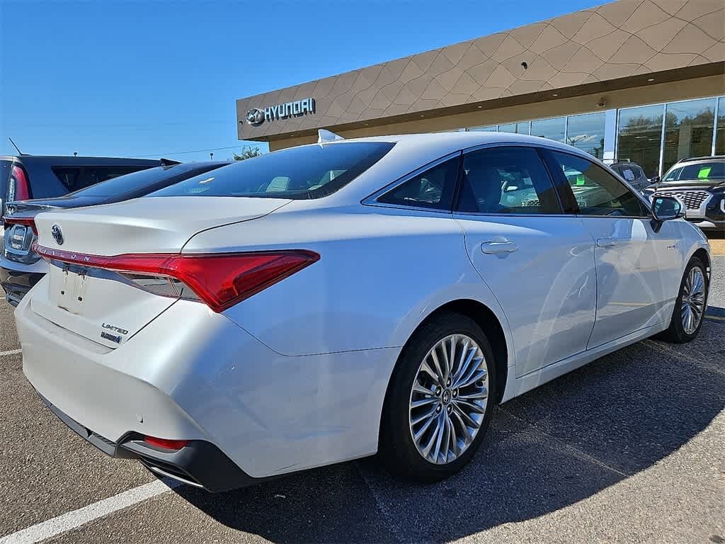 Used 2020 Toyota Avalon Hybrid Limited Sedan