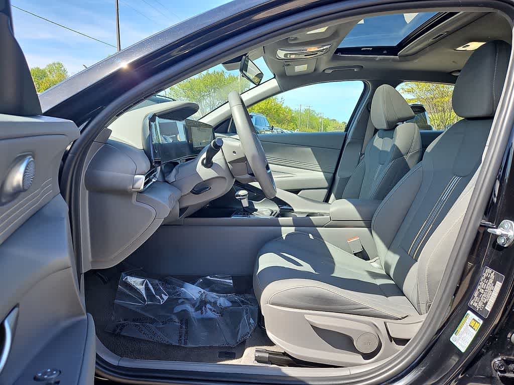 Thumbnail: 2025 Hyundai Elantra - 13