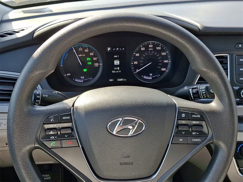 Thumbnail: 2016 Hyundai Sonata - 18