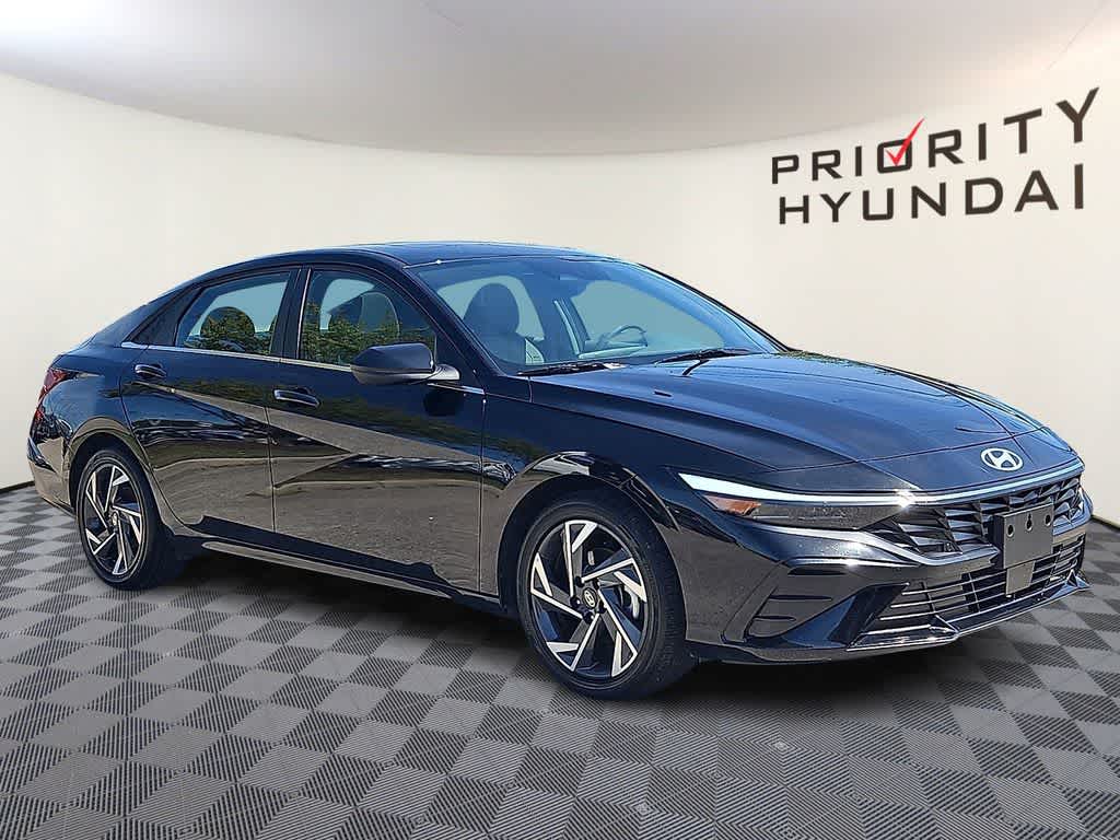 Thumbnail: 2025 Hyundai Elantra - 3