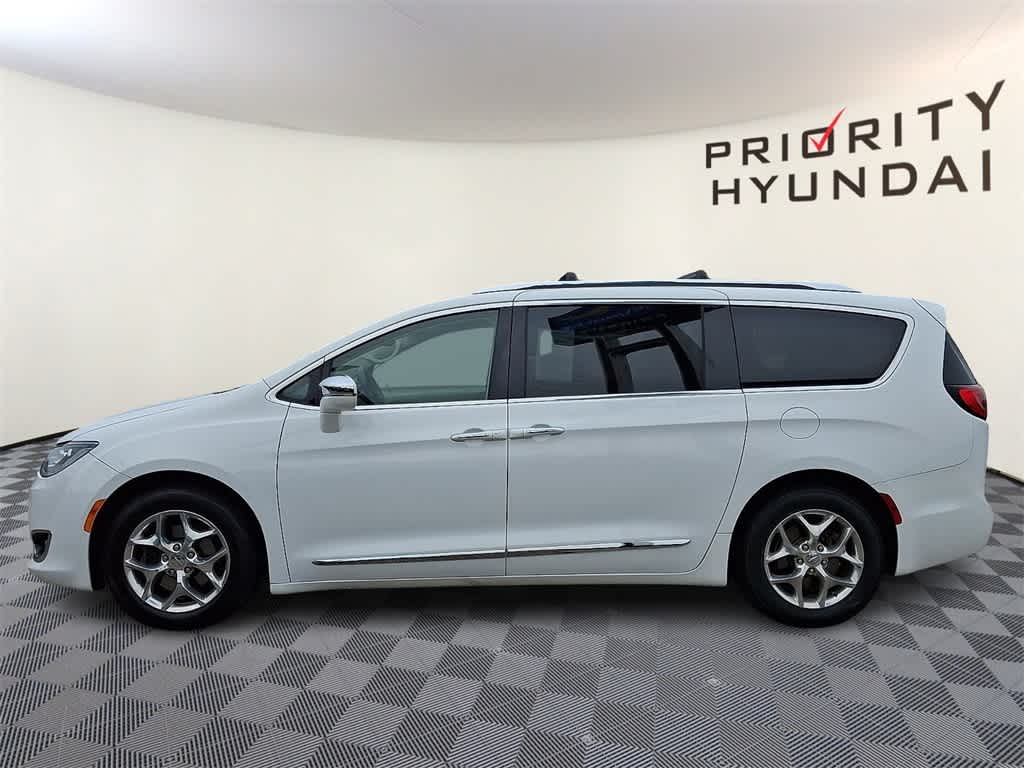 Thumbnail: 2018 Chrysler Pacifica - 7