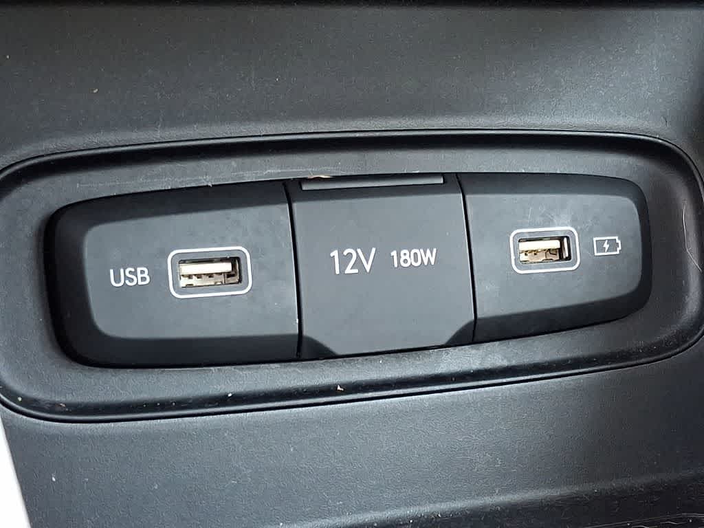 Thumbnail: 2022 Hyundai Venue - 26