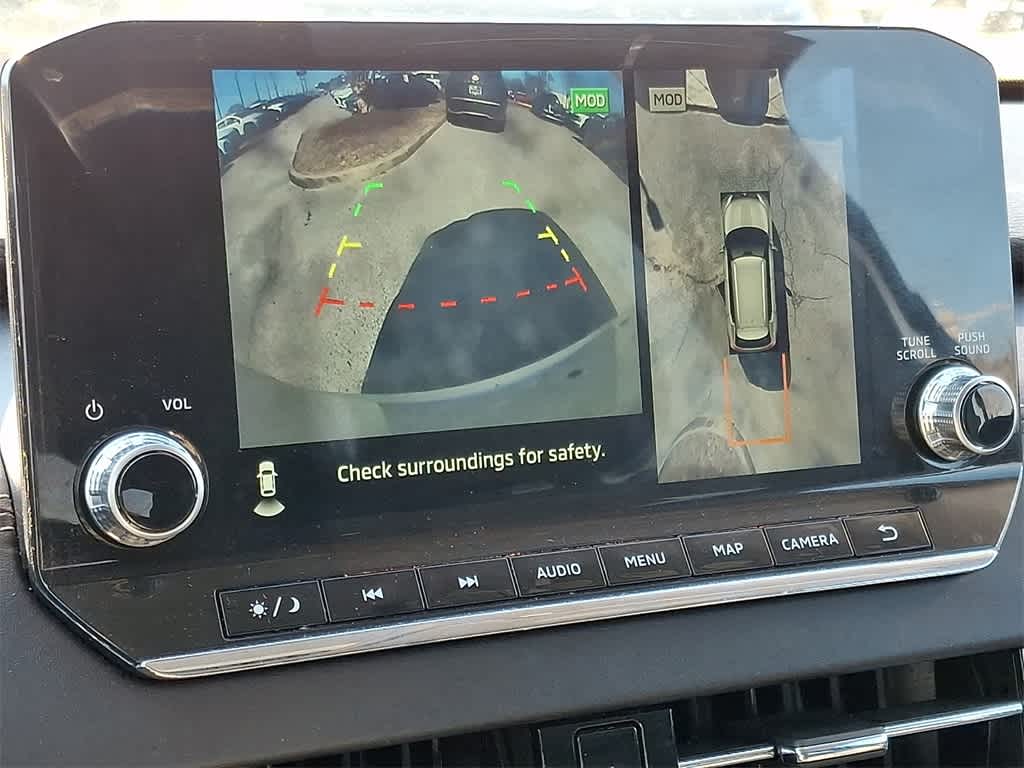 Thumbnail: 2024 Mitsubishi Outlander - 19