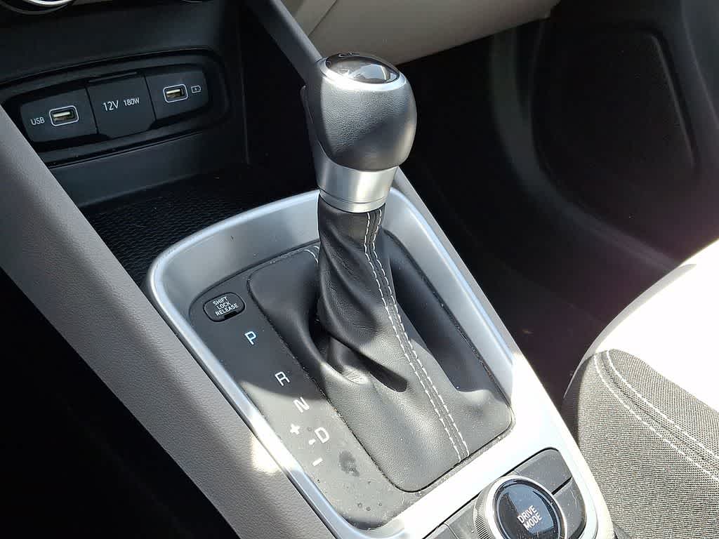 Thumbnail: 2022 Hyundai Venue - 16