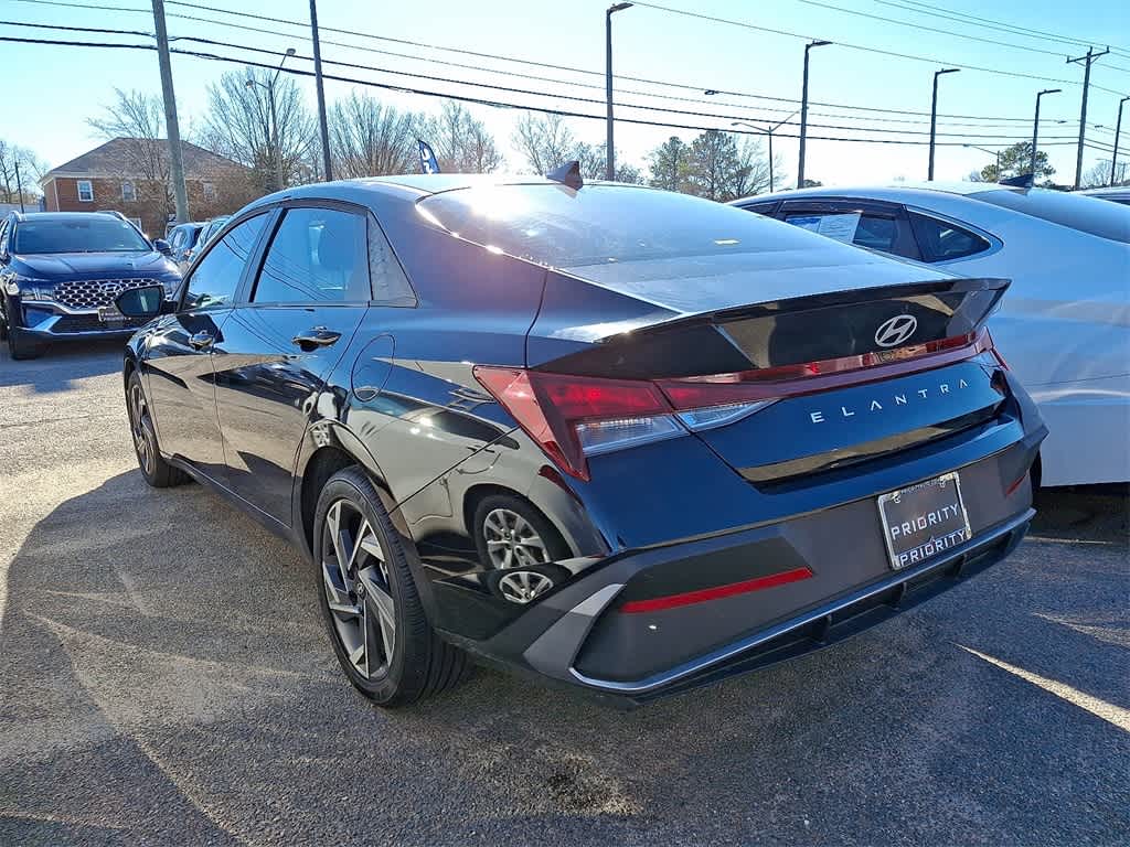 Thumbnail: 2025 Hyundai Elantra - 4