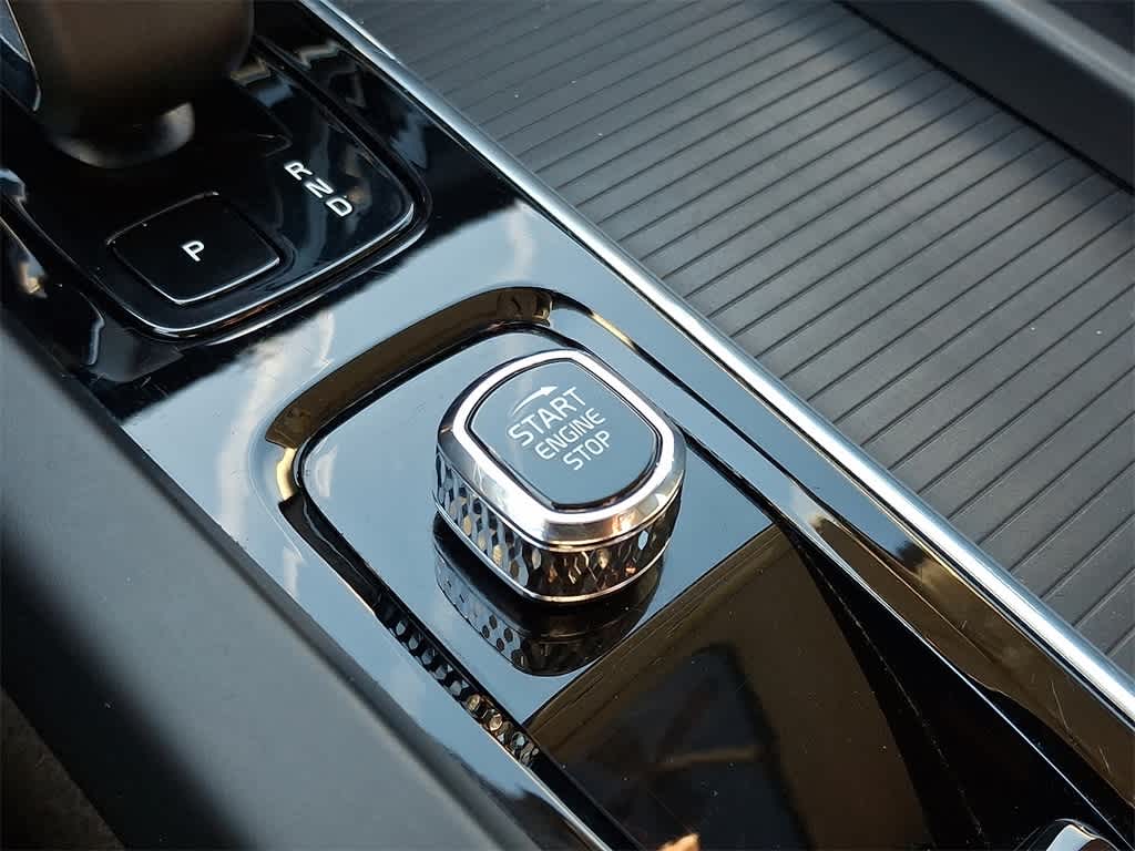 Thumbnail: 2024 Volvo S60 - 24