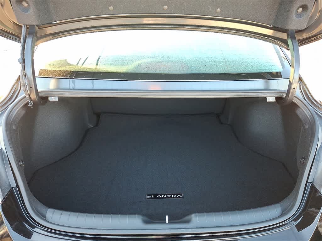 Thumbnail: 2025 Hyundai Elantra - 28